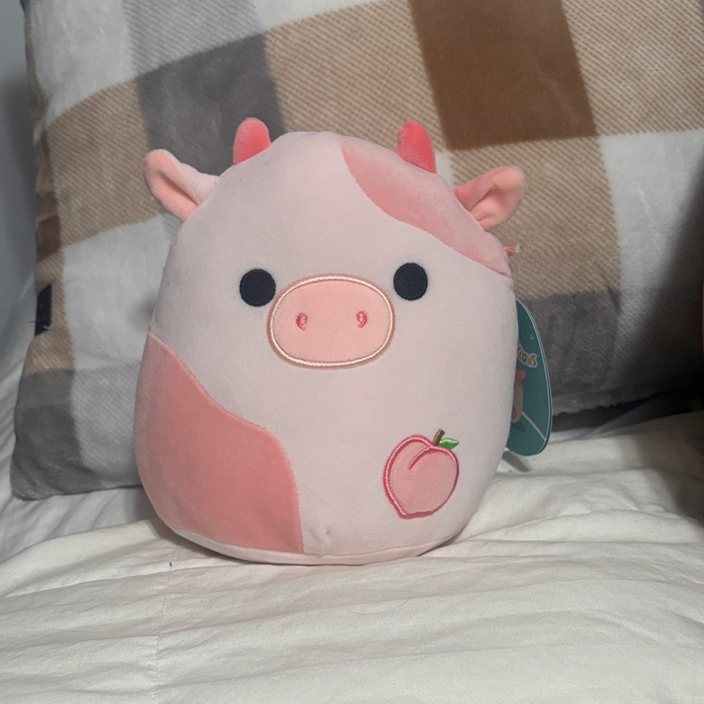 7.5” Lilaz the peach cow squishmallow nwt 🐮🍑